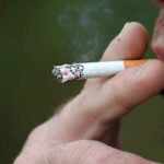 Почему большинство курильщиков не заболевают раком легких?